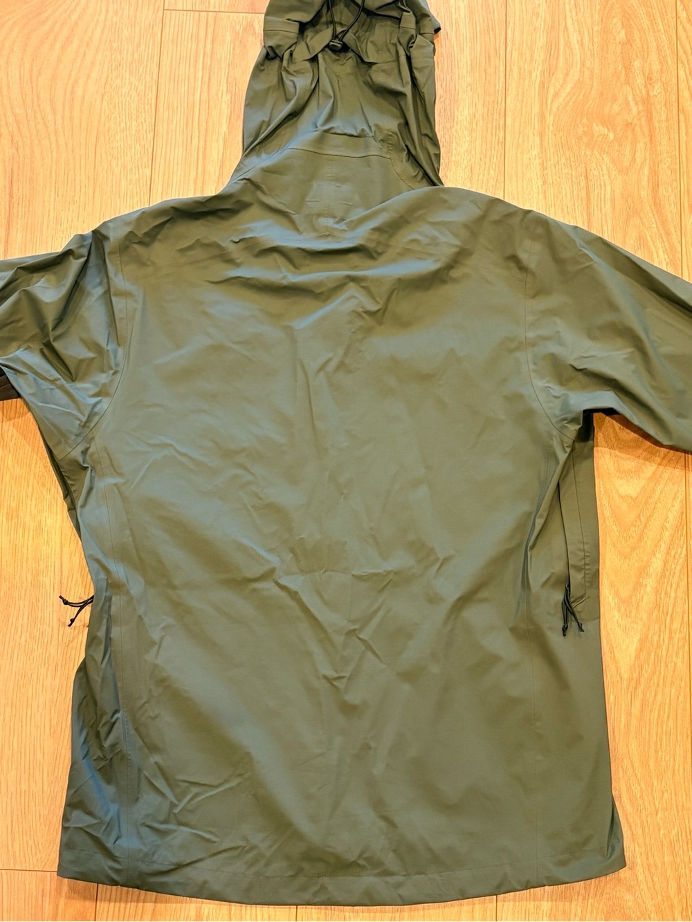 Patagonia Moss Green Hooded Rain Shell - Picture 2 of 6